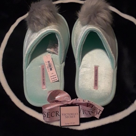 Victoria's Secret Slippers - Picture 2 of 4